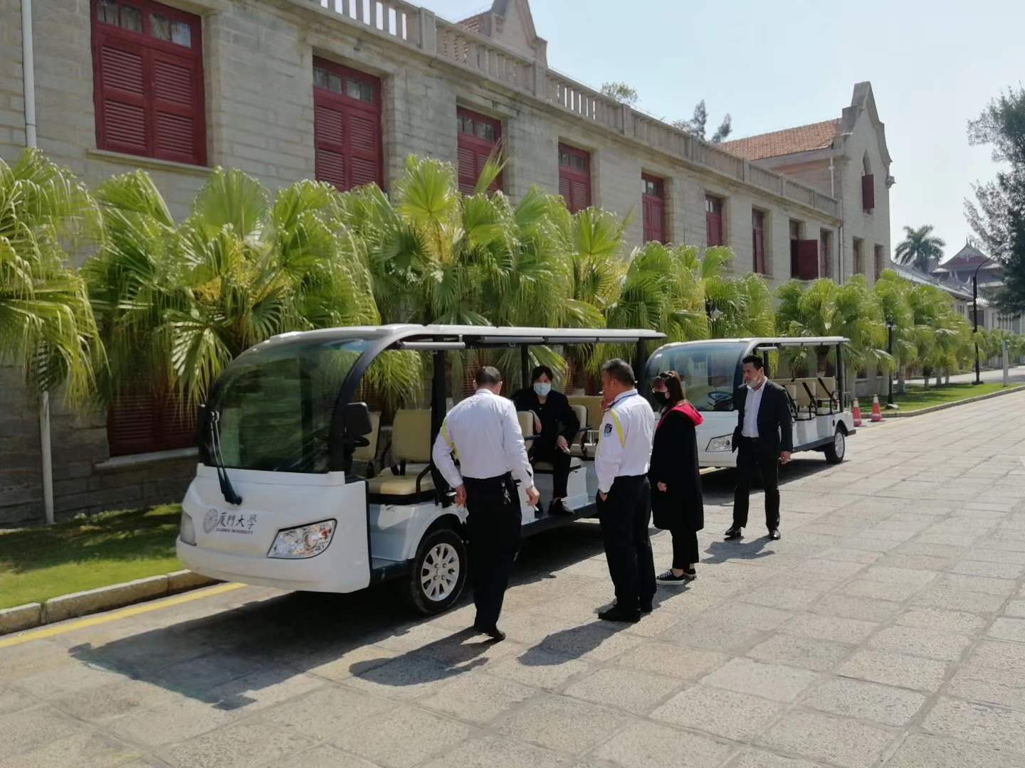 廈門大學(xué)旅游旺季添新車，選擇卓越電動(dòng)車